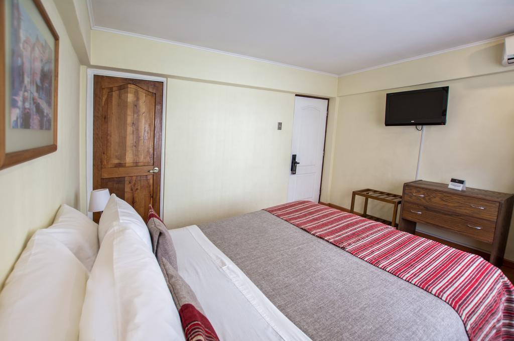 Hotel Dacarlo 산티아고 객실 사진