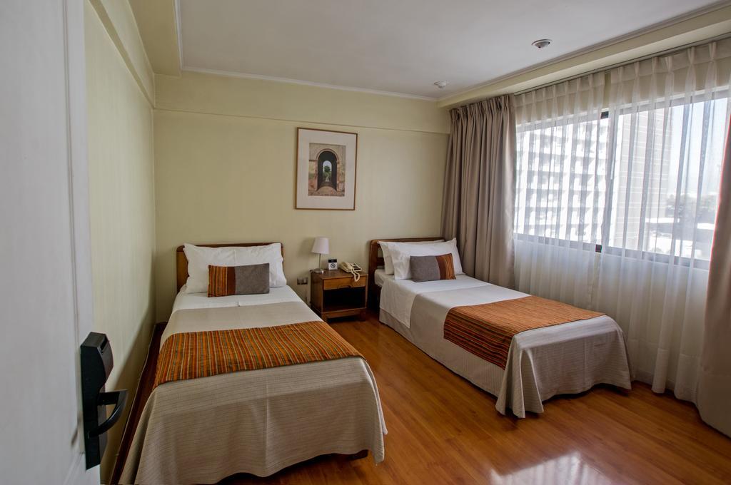 Hotel Dacarlo 산티아고 외부 사진